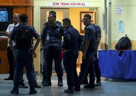 Hospital seberang jaya merupakan sebuah hospital kerajaan yang terletak di pulau pinang, malaysia. Worried Faces At Seberang Jaya Hospital As Officers Await Fate Of Comrades