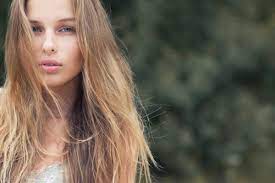 This shade of blonde is also called venetian blonde or honey blonde. 50 Gorgeous Hairstyles And Highlights For Dirty Blonde Hair Color