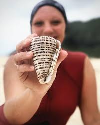 That leopard cone though!!!⁣⁣ ⁣ There are moments I keep safeguarded as a  series of pictures in my mind and coming across this shell is one I will  not ever forget.⁣⁣ ⁣