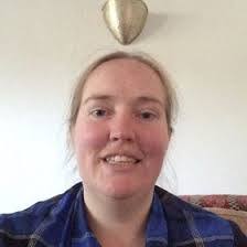 Leah Peek's Instagram, Twitter & Facebook