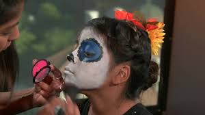Ellos están consiguiendo un ataúd para el muerto. Glossary Day Of The Dead Terms In Spanish