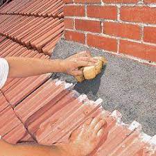 Refaire L Etancheite D Un Solin De Cheminee Maconne Reparations De Maison Bardeau Bois Nettoyer Toiture