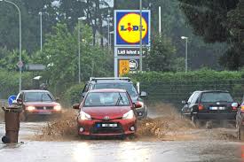 Auf dem gelände eines chemieparks ist es zu einer explosion gekommen. Wetter In Leichlingen Und Leverkusen Gewitter Setzt Strassen Unter Wasser Kolner Stadt Anzeiger