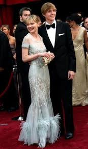 News tribune photo archives show her. Celebrities And Their Siblings 84 Pics Celebrity Siblings Celebrity Families Celebrities