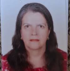 No lo niego, soy indiferente con quien se lo merece, pero con quienes amo  lo doy todo de corazón. Así que, si te dicen que soy mala, créeles (algo  hicieron) y si