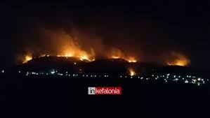 Ένας 21χρονος ημεδαπός συνελήφθη σήμερα ως υπαίτιος πρόκλησης πυρκαγιάς σε δασικής μορφής έκταση στη θέση κόρμπι του δήμου βάρης βούλας βουλιαγμένης στο νομό αττικής, η οποία. Kefalonia Egw Ebala Tis Treis Fwties Sto Nhsi Kynikh Omologia Toy 34xronoy Emprhsth Agriniopress