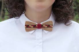 Noeud papillon bois femme platane maille et losange noyer fil safran orange. Pour Femme Noeud Papillon Marqueterie Bois Bordeaux Un Grand Marche