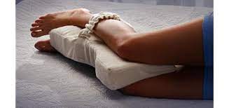 You should keep the knee straight in the immobilizer anytime page 3 you are putting your weight on your leg. 6 Best Positions To Sleep After A Knee Replacement