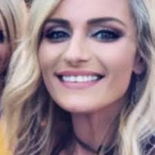 Leann Williams's Instagram, Twitter & Facebook