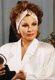 It kills me how yall are defending Simone and anybody else who says  anything about what they do outside of the show and if they are genuine  outside of the show.. how