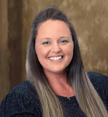 Shauna Gill's Instagram, Twitter & Facebook