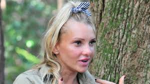 Wir zeigen, wie niedlich der kleine. Dschungelcamp 2019 Evelyn Burdecki Ist Neue Dschungelkonigin Dominico Sagt Sorry Tv