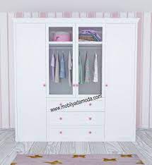Renkli çok amaçlı dolap modelleri arasında beyaz renk alternatifi de bulunuyor. Bebek Cocuk Genc Odalari Montessori Odalari