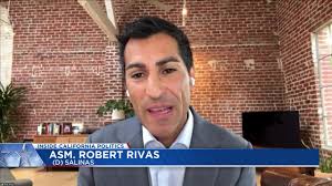 Rob Rivas's Instagram, Twitter & Facebook