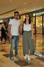 Netflix'te izlemediğimiz bir şey kalmadı. Deniz Baysal Ile Baris Yurtcu Ciftinin Dugun Heyecani Quality Dergisi Sosyete Ve Magazinin Kalbi