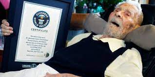 L'homme le plus vieux du monde, est décédé hier à haïfa, à l'âge de 113 ans. L Homme Le Plus Vieux Du Monde Est Mort La Libre