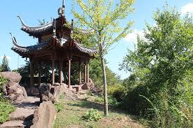 Leicht erhöht, umgeben von den innerstädtischen weinbergen ist die aussicht über die innenstadt super. Chinesischer Garten Stuttgart Blog