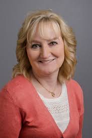 Lynn Connors's Instagram, Twitter & Facebook