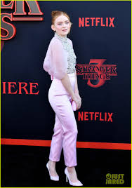 Millie bobby brown wore the cutest denim outfit. Full Sized Photo Of Millie Bobby Brown Finn Wolfhard Stranger Things Season Three Premiere 10 Photo 4315774 Just Jared