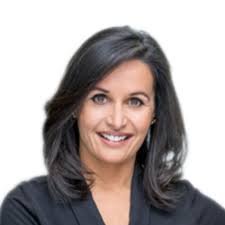 Nina Hossain's Instagram, Twitter & Facebook