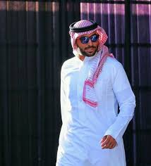للشباب إليكم أبرز إطلالات يزيد الراجحي مجلة هي
