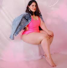 What are the features of an indian model? 12 Indian Plus Size Models Who Flaunt Their Curves Graciously