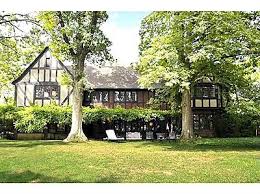 9 Grandin Ln Cincinnati Oh 45208 Zillow Tudor House Exterior Design Cincinnati