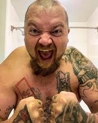 Fred Deel's Instagram, Twitter & Facebook