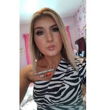 Occasion: COUNTRY SUNDAYS Venue: Clanree Hotel Location: Letterkenny County  Donegal Artist: Michael English Music Date: Sunday 6th July Competition: "  2 FREE TICKETS " How To Enter: " LIKE AND SHARE " -