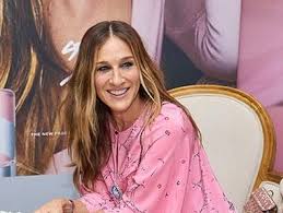 Кстати, благодаря роли кери бредшоу в сериале «секс в большом городе». Sara Dzhessika Parker Podelilas Arhivnym Snimkom Svoej Mamy Bulvar Shoubiz