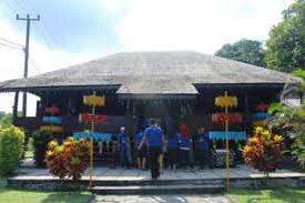 Rumah adat ini bersumber dari sumatera selatan dan merupakan rumah adat tertua di. Menelusuri Romantisme Rumah Panggong Rumah Adat Belitung Halaman All Kompas Com
