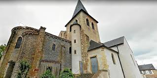 Histoire d'une disparition sans corps. Un Automobiliste Se Trompe De Pedale Et Finit Son Trajet Dans L Eglise France Le Telegramme