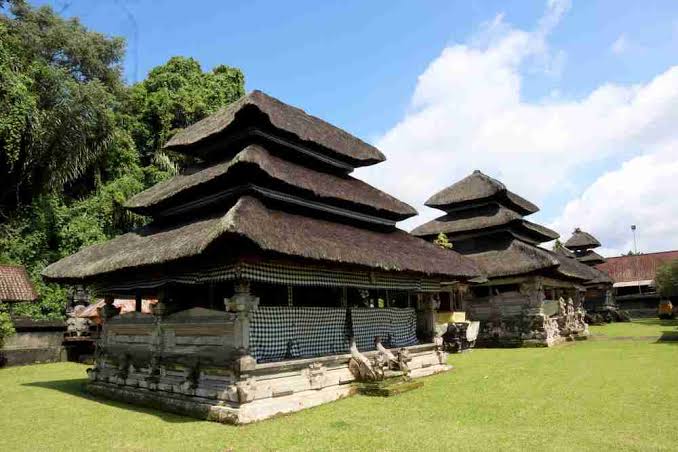 Pura Agung Gunung Raung Taro