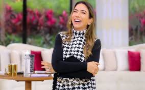 Patrícia abravanel é uma apresentadora de tv brasileira. Patricia Abravanel S Children Complain Of Pain When They See Their Mother Receiving The Vaccine Entertainment Prime Time Zone