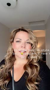 That 90’s styled sofa 😂 I will admit it does look super cosy.