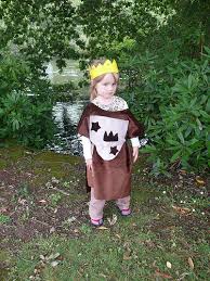 Costumi medievali fai da te. Costumi Di Carnevale Fai Da Te Il Cavaliere Medievale Blogmamma It