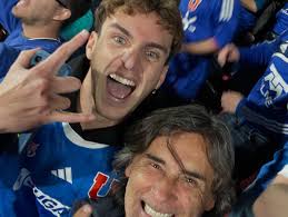 Después de 15 años seguimos con la misma pasión ! Vamos la U!!