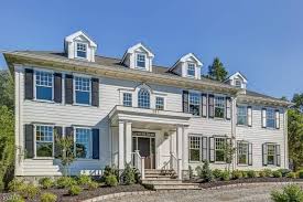 Farmhouse ideas are ideal for houses which are set in different setting, has country house feel to it and also something spectacular about the whole… 14 Transitional Style Homes Exterior And Interior Examples Ideas Photos Home Stratosphere