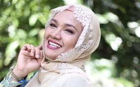 His maternal grandparents are wan ahmad wan ali and wan zainab wan abu bakar. Zarina Zainuddin Dlya Podtverzhdeniya Chto Vy Starshe 18 Ti Pozhalujsta Avtorizirujtes Cherez Vk