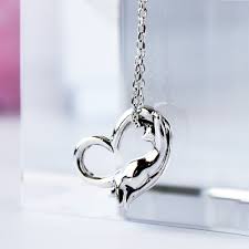 ハートモチーフの意味とネックレス