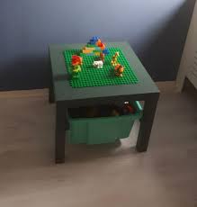 pin op kindertafel
