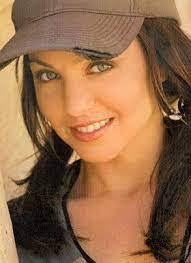 Kelli Barksdale's Instagram, Twitter & Facebook