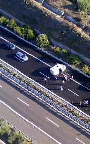 Assalto ad un furgone portavalori sull'autostrada a14 nel tratto tra cerignola e canosa di puglia in direzione bari, nel foggiano. Assalto A Un Furgone Portavalori Nel Foggiano A14 Bloccata Tgcom24