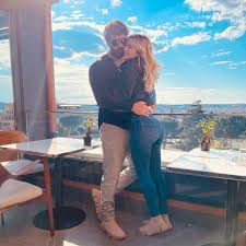 Giulia diletta leotta is an italian television presenter. Why Can Yaman And Demet Ozdemir S Wedding Was Cancelled Al Bawaba