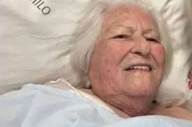 Morre idosa de 99 anos que suportou enchente agarrada em parreiral no RS