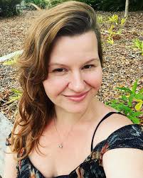 The Laurel Oak Inn or “The Lassiter House” was built in 1885 in the  earliest suburb of Gainesville, now the Southeast Historic District. The  Inn was beautifully restored in 2001 and is