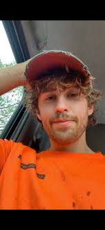 Hi, i am a 19 year old second year computer science student studying at  ECU. I'm looking for a single room with bills and internet included.  Looking to move in ASAP and