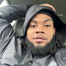 Larry Moton Jr (@LarryMo__)