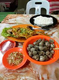 Shah alam malaysia terletak di 6959.10 km barat laut dari mekah. Ikan Bawal Bakar Kerang Picture Of Kuala Perlis Seafood Restaurant Kangar Tripadvisor