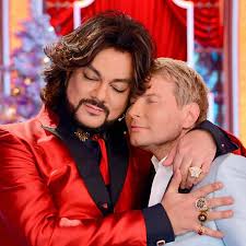 Мысли о сцене жили в нём с раннего возраста. Filipp Kirkorov Posvyatil Nezhnoe Video Nikolayu Baskovu V Chest Ego Dnya Rozhdeniya Vokrug Tv